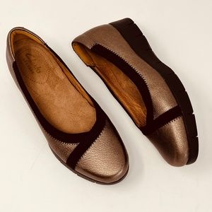 Clarks Artisan Daelyn Hill women's metallic leather slip on wedges size 5